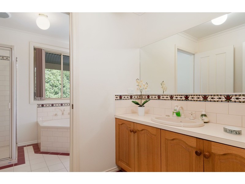 22 Yarraridge Drive, Chirnside Park VIC 3116