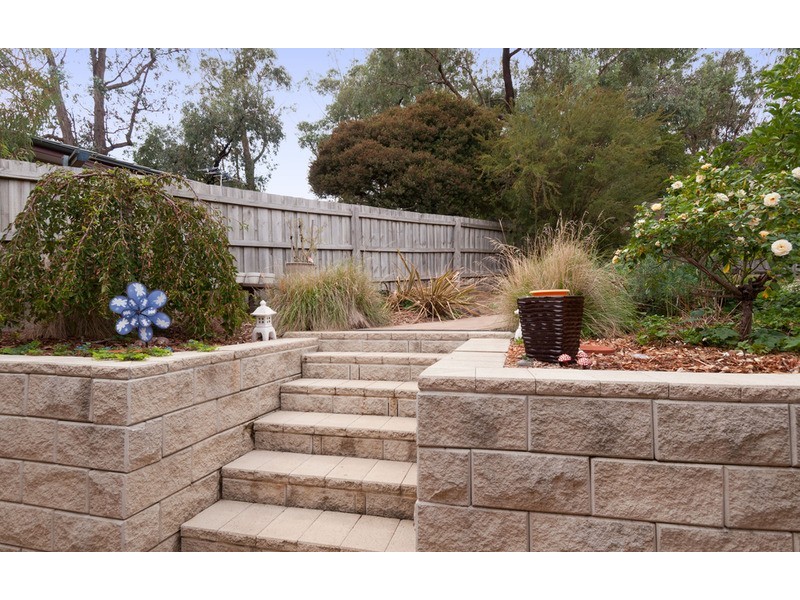 54 Woodville Road, Mooroolbark VIC 3138