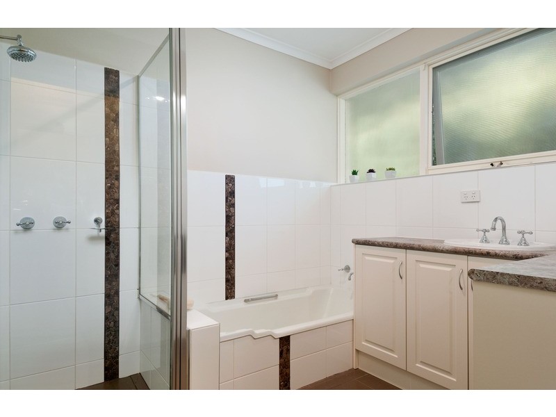 1 Kambora Court, Mooroolbark VIC 3138