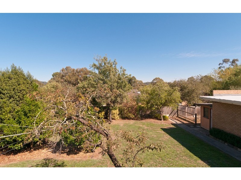 1 Kambora Court, Mooroolbark VIC 3138