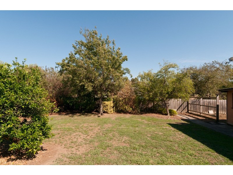 1 Kambora Court, Mooroolbark VIC 3138