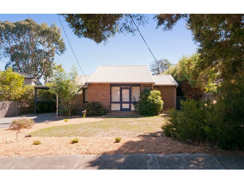 5 Dennis Street, Croydon VIC 3136