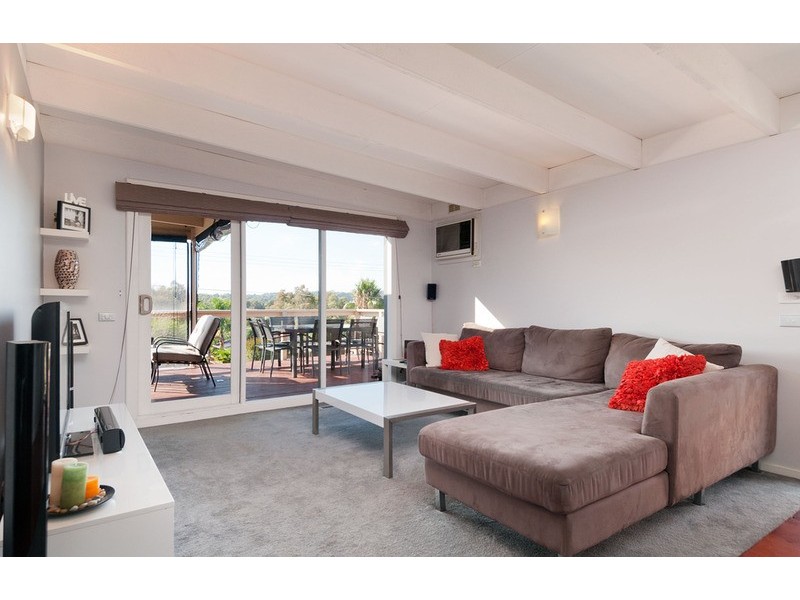 23 Nambour Drive, Mooroolbark VIC 3138