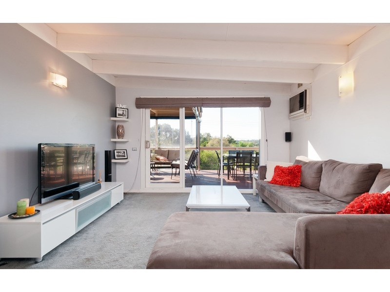 23 Nambour Drive, Mooroolbark VIC 3138