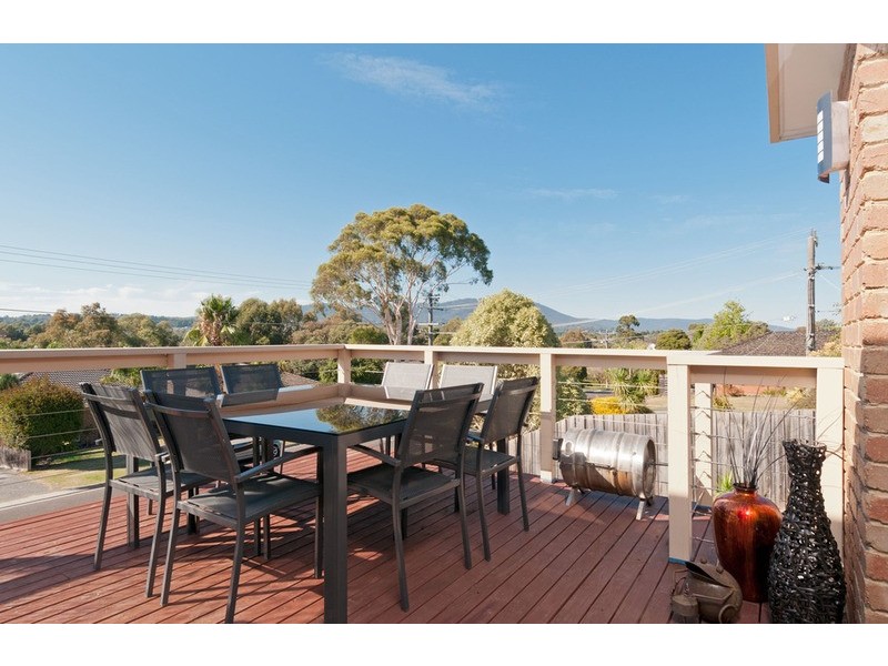 23 Nambour Drive, Mooroolbark VIC 3138