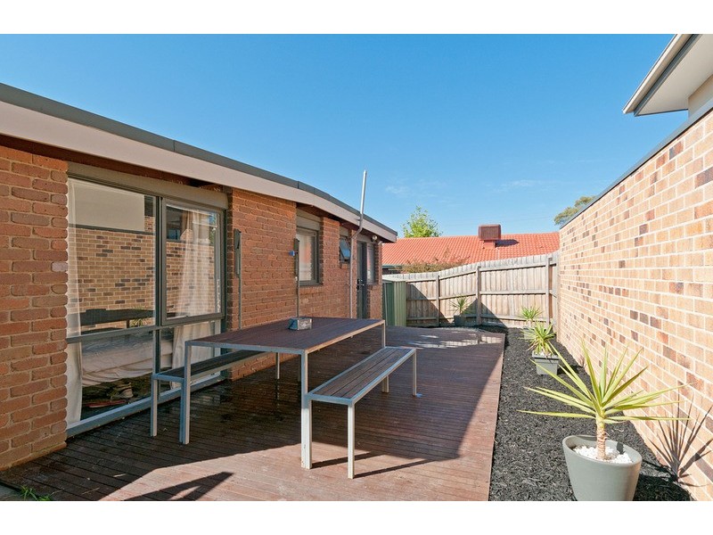 23 Nambour Drive, Mooroolbark VIC 3138