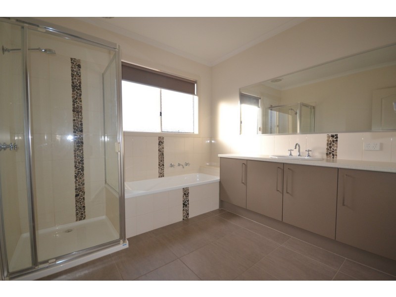 5/15-17 Manchester Road, Mooroolbark VIC 3138