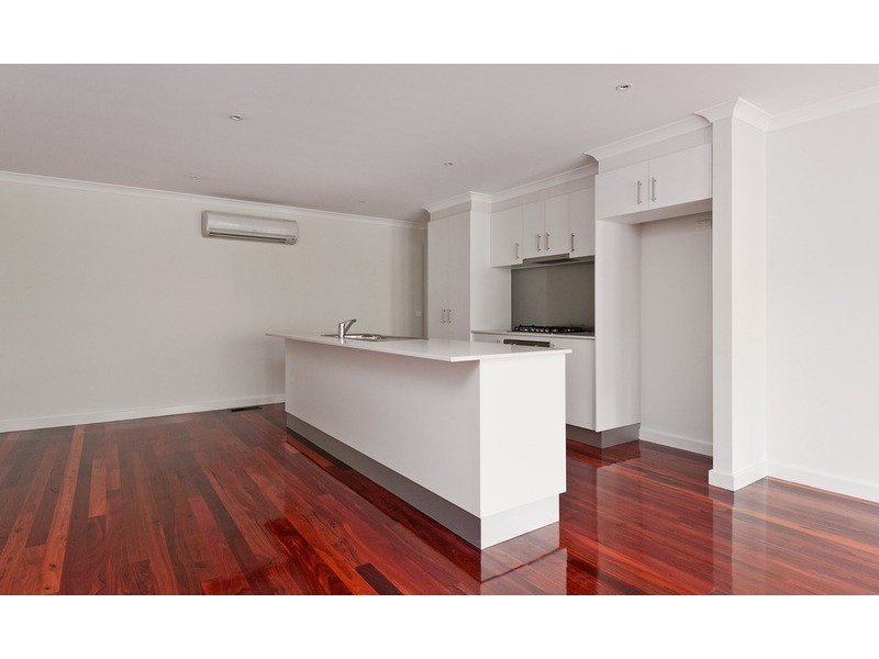 2/9 Andrew  Street, Mooroolbark VIC 3138