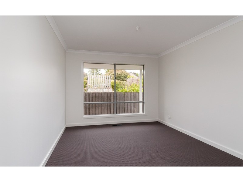 2/9 Andrew  Street, Mooroolbark VIC 3138