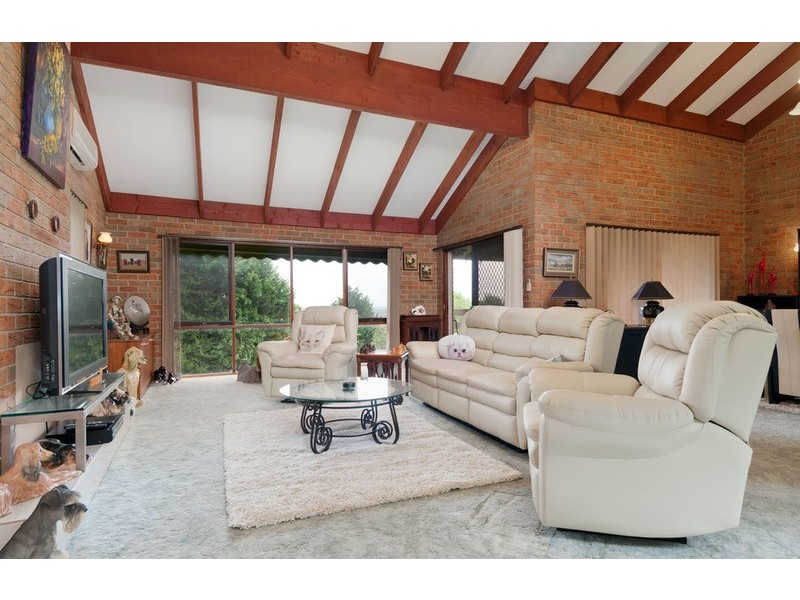 9 Highleigh Court, Mooroolbark VIC 3138