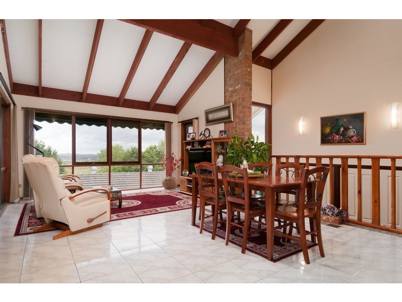 9 Highleigh Court, Mooroolbark VIC 3138