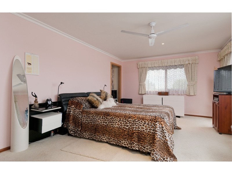 9 Highleigh Court, Mooroolbark VIC 3138