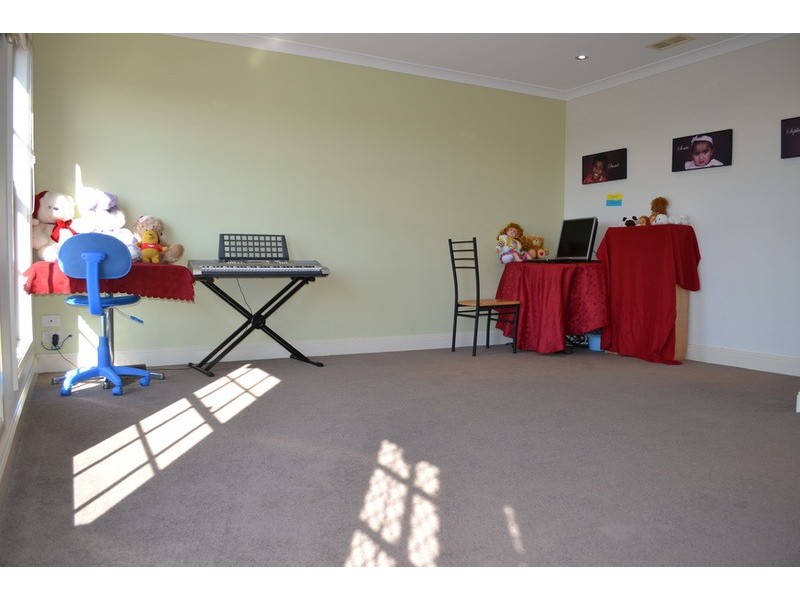 80 Larbert Road, Mooroolbark VIC 3138