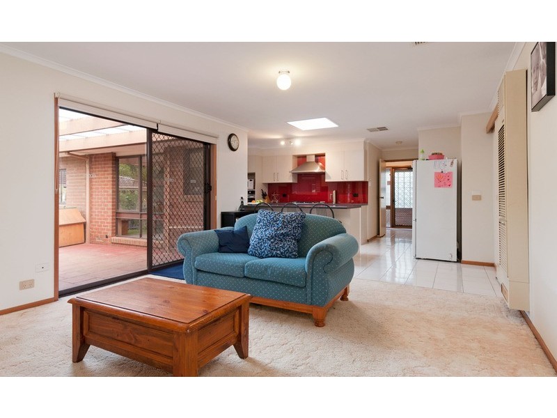 11 Summerhill Park Drive, Mooroolbark VIC 3138