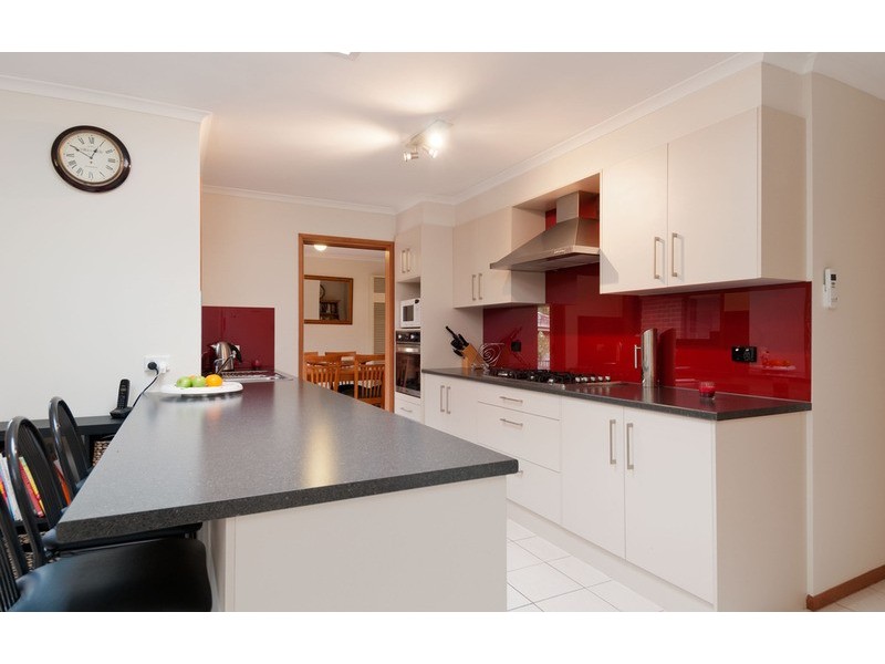 11 Summerhill Park Drive, Mooroolbark VIC 3138