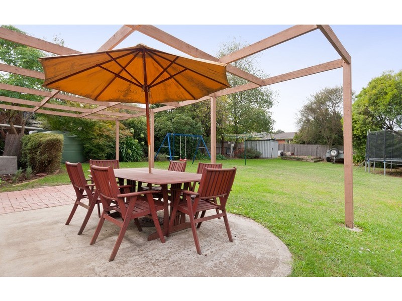 11 Summerhill Park Drive, Mooroolbark VIC 3138