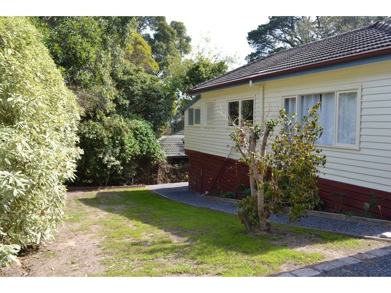 43 Canterbury  Road, Montrose VIC 3765