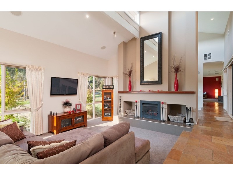 30 Warburton Highway, Lilydale VIC 3140