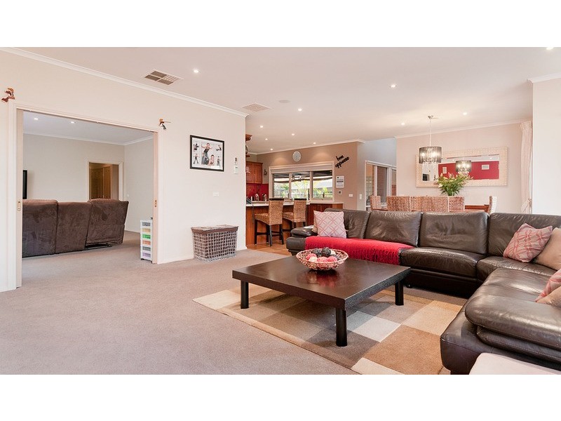 30 Warburton Highway, Lilydale VIC 3140