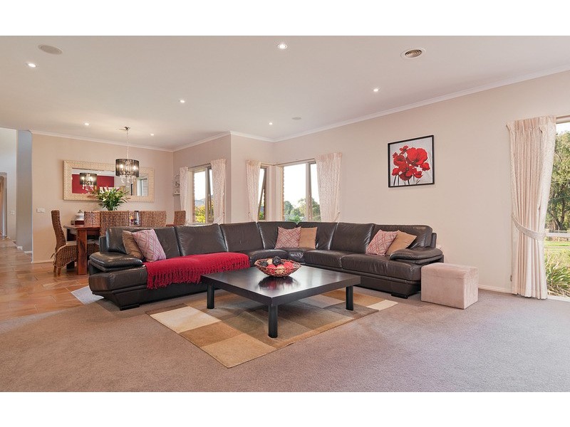 30 Warburton Highway, Lilydale VIC 3140