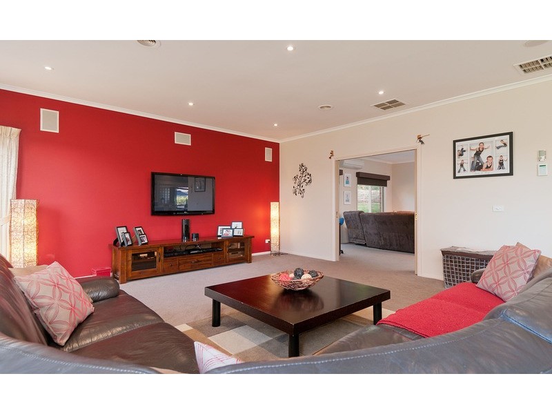 30 Warburton Highway, Lilydale VIC 3140