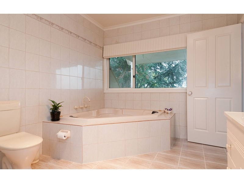 11 Kya Lami Rise, Mooroolbark VIC 3138