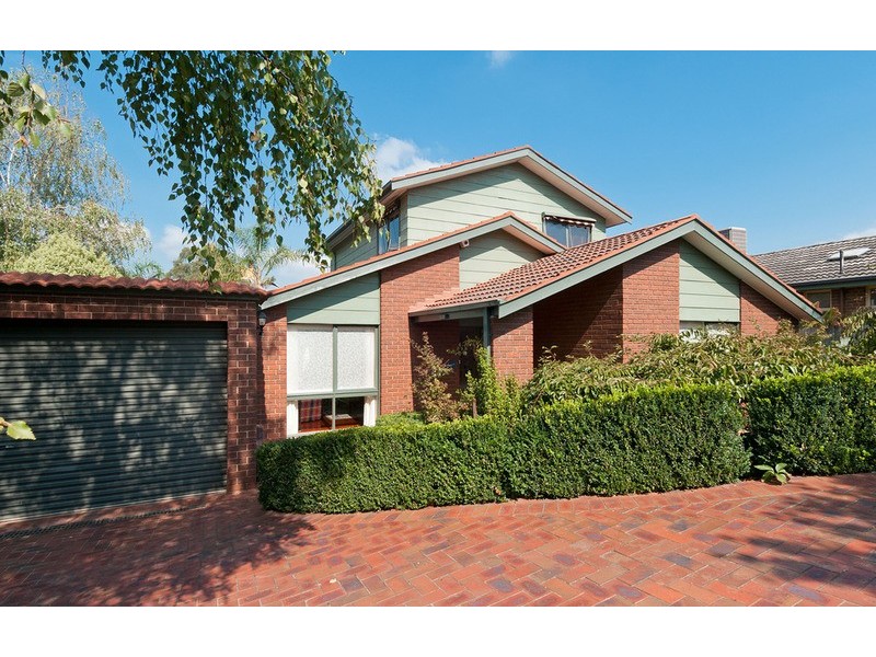 10 Eastwood Crescent, Mooroolbark VIC 3138