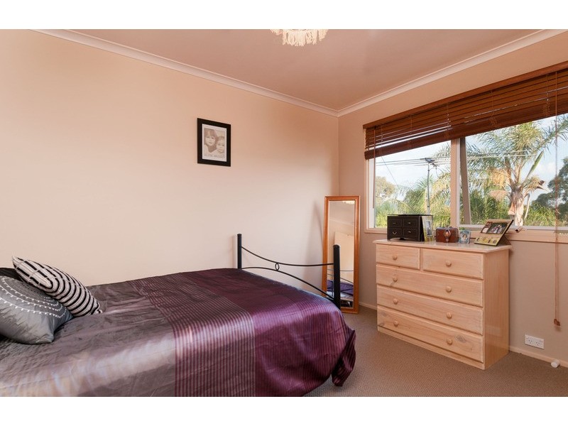 10 Eastwood Crescent, Mooroolbark VIC 3138