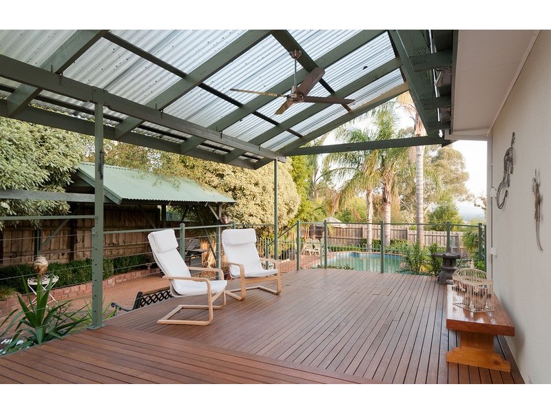 10 Eastwood Crescent, Mooroolbark VIC 3138