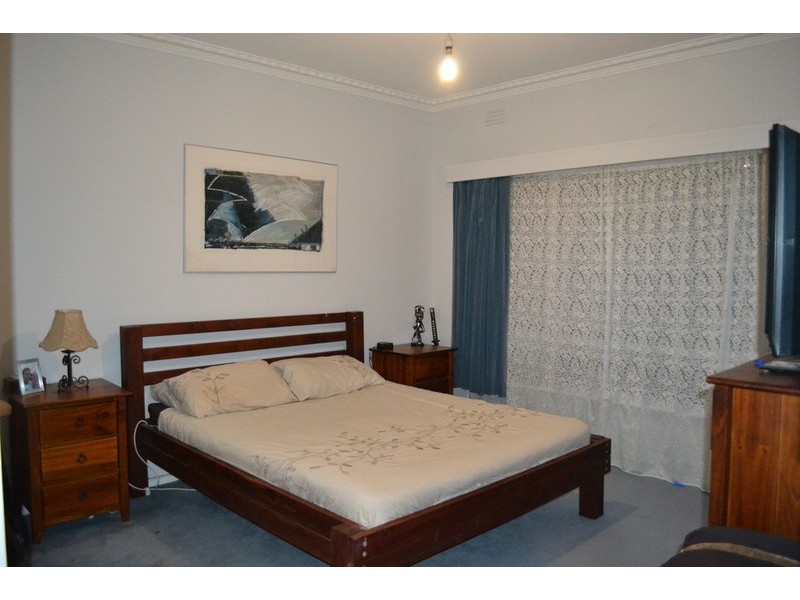 194 Lincoln Road, Croydon VIC 3136