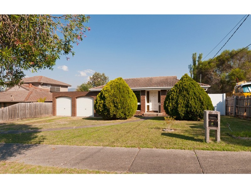 44 Bimbadeen Drive, Mooroolbark VIC 3138