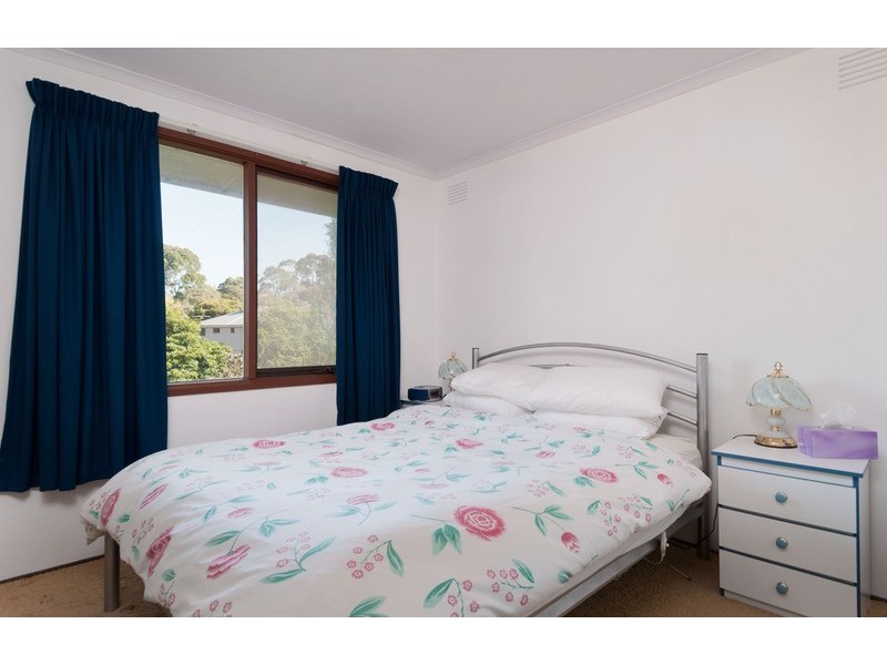 44 Bimbadeen Drive, Mooroolbark VIC 3138