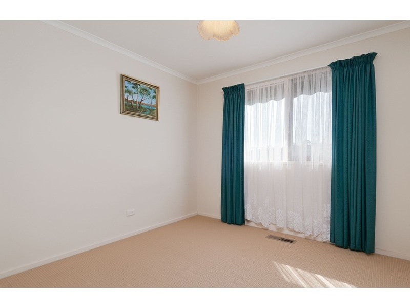 1/245 Hull  Road, Mooroolbark VIC 3138