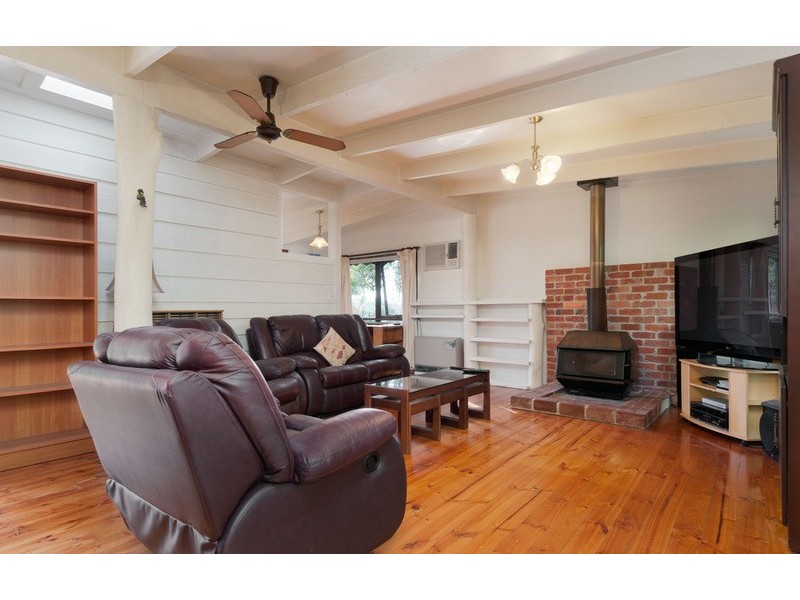 65 Commercial Road, Mount Evelyn VIC 3796