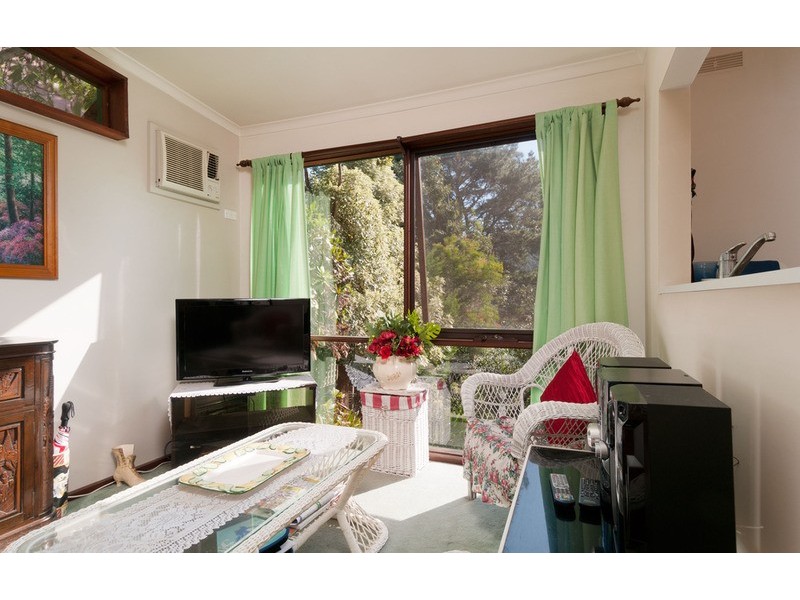 65 Commercial Road, Mount Evelyn VIC 3796