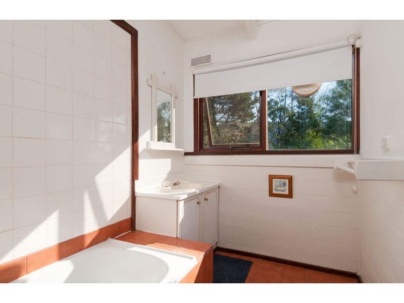 65 Commercial Road, Mount Evelyn VIC 3796