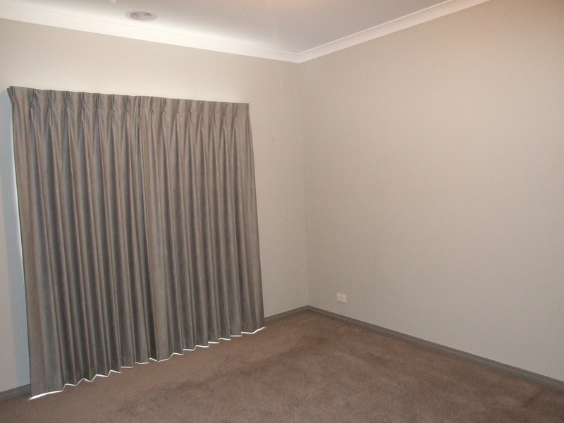 12a Dryden Concourse Court, Mooroolbark VIC 3138