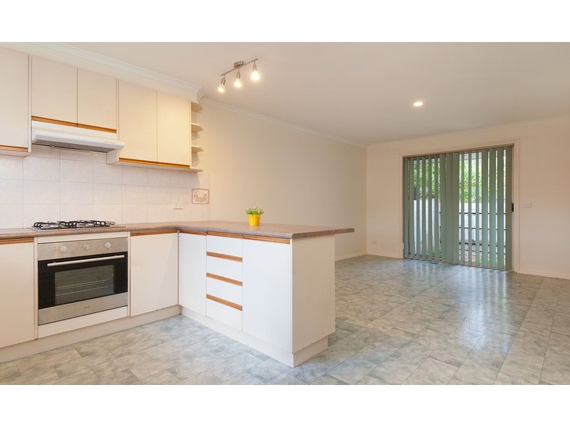 4/10 Dennis Street, Croydon VIC 3136