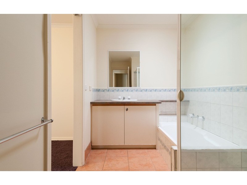 4/10 Dennis Street, Croydon VIC 3136