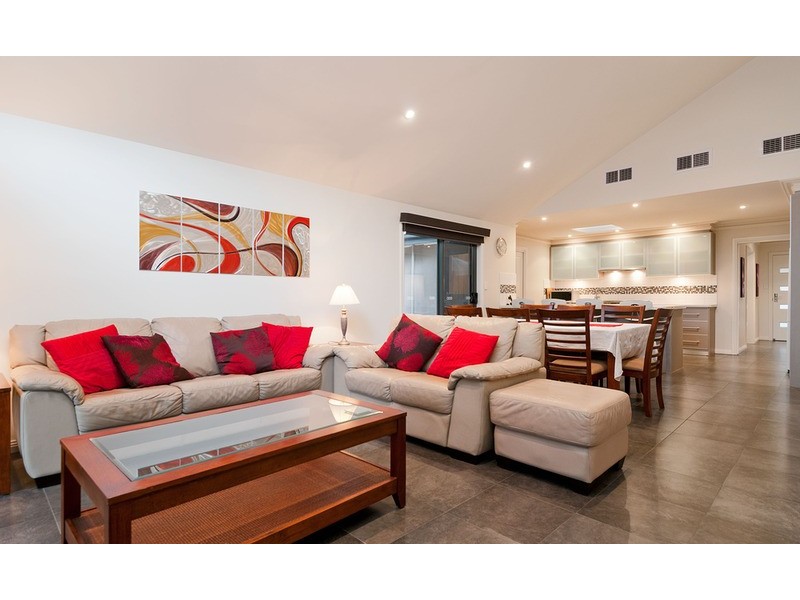 13 Glen Dhu Road, Kilsyth VIC 3137