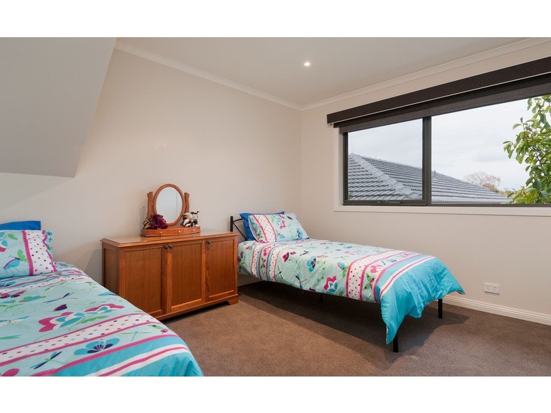 13 Glen Dhu Road, Kilsyth VIC 3137
