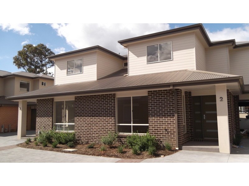 2/15-17 Manchester Road, Mooroolbark VIC 3138