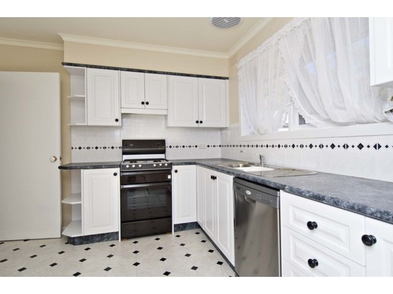 1/12 Kathy  Court, Mooroolbark VIC 3138