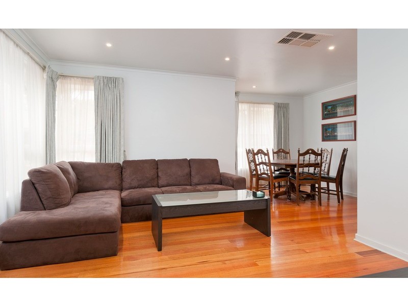 39 Lee Ann Crescent, Croydon VIC 3136