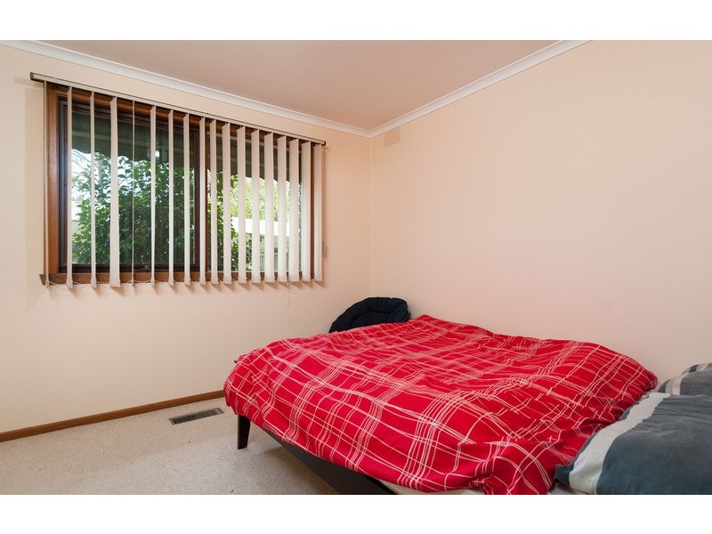1/12 Zina  Grove, Mooroolbark VIC 3138