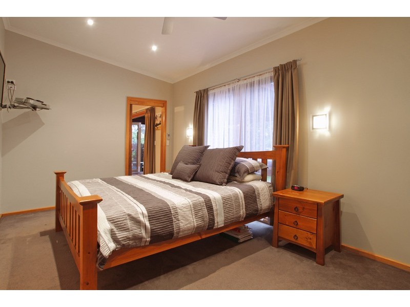 18 Imperial Avenue, Wandin North VIC 3139