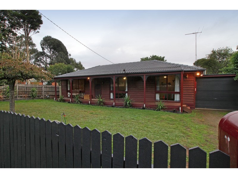 18 Imperial Avenue, Wandin North VIC 3139