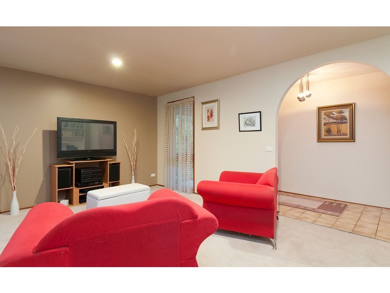 57 Central Avenue, Croydon South VIC 3136