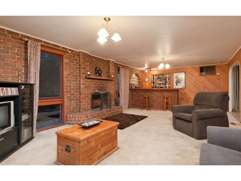 57 Central Avenue, Croydon South VIC 3136