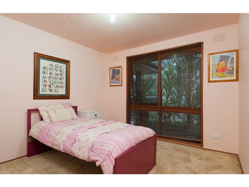 57 Central Avenue, Croydon South VIC 3136